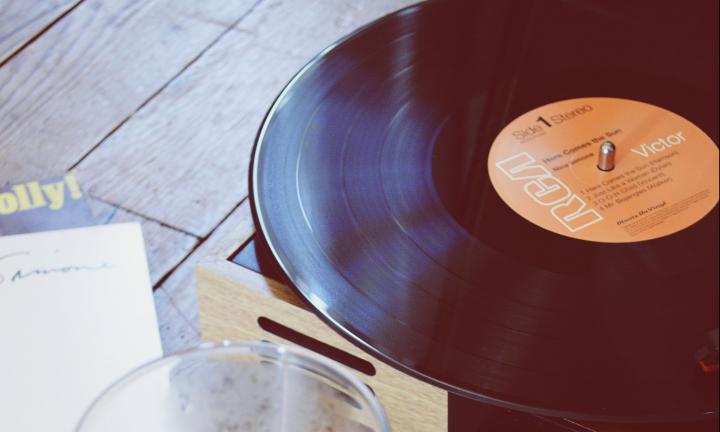 Nina Simone album Photo by Andrei Bocan on Unsplash