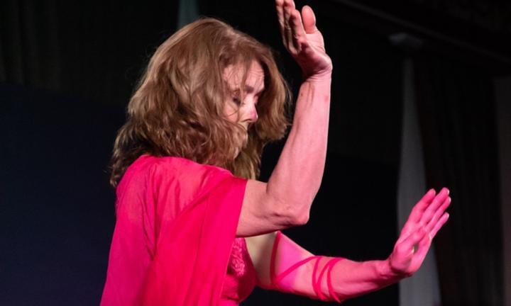 Body as a Home: Wordless Discovery through Dance