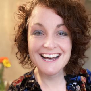 Singer-songwriter Anne Heaton